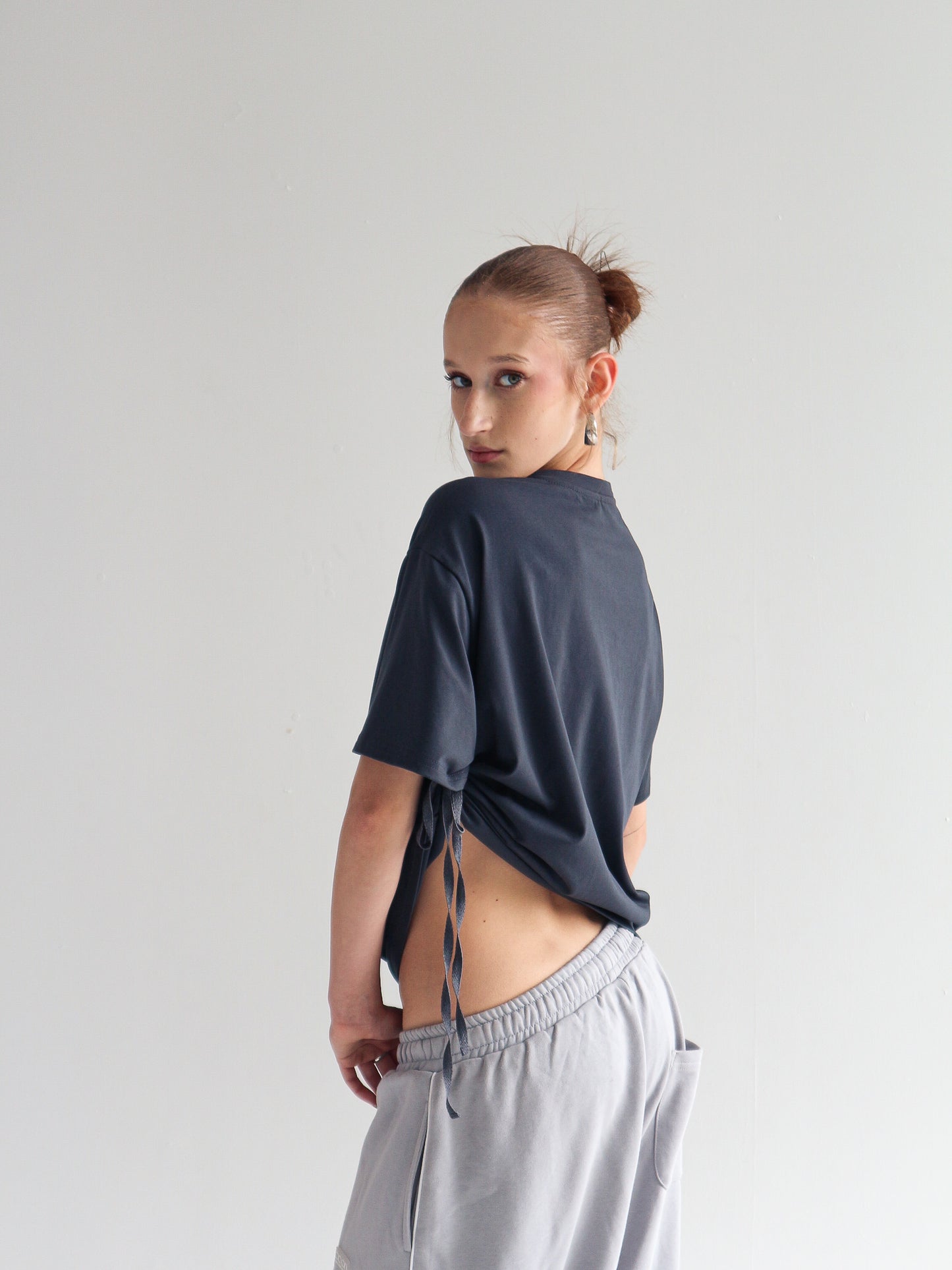 TIE SIDE T-SHIRT | gray